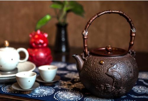 铸铁壶开壶,铸铁壶如何养壶