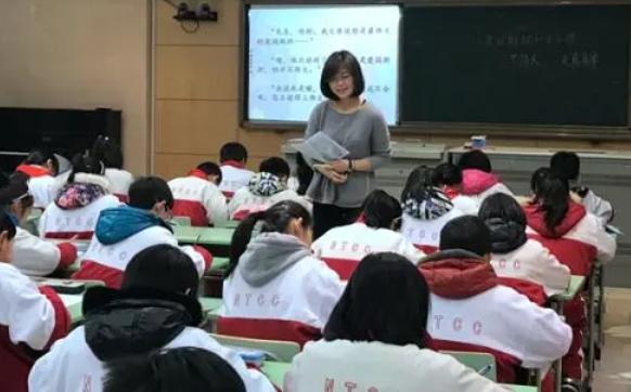 毕业多年后才发现，“师范生”和“医学生”的差距，简直云泥之别