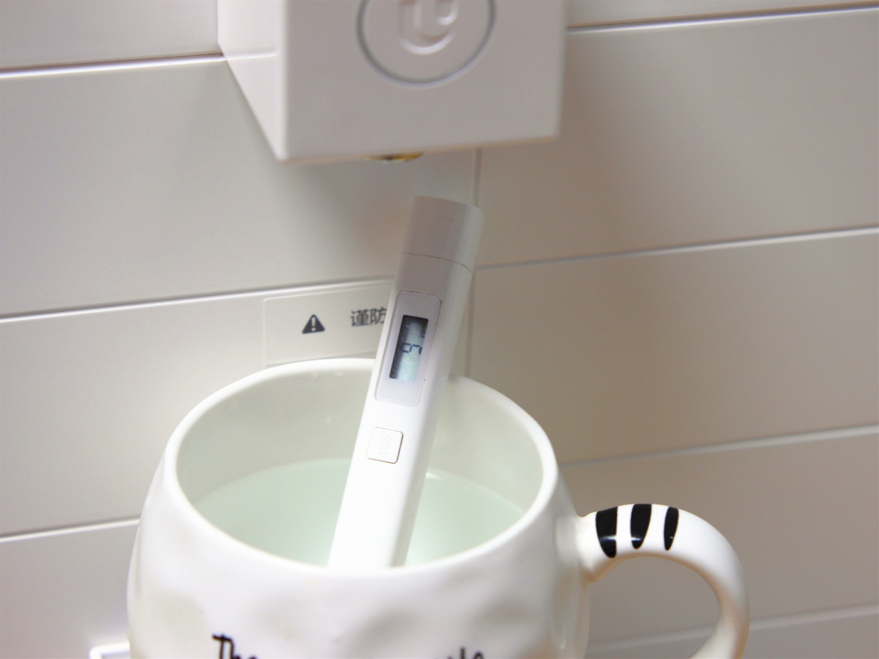 把纯水机从厨房搬到桌面上,小米优点酷吧让孩子喝上有温度的纯水