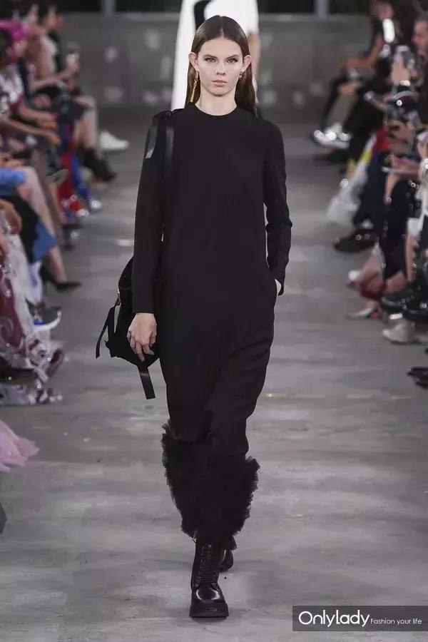 张艺兴valentino东京神图,张艺兴valentino秀场表演