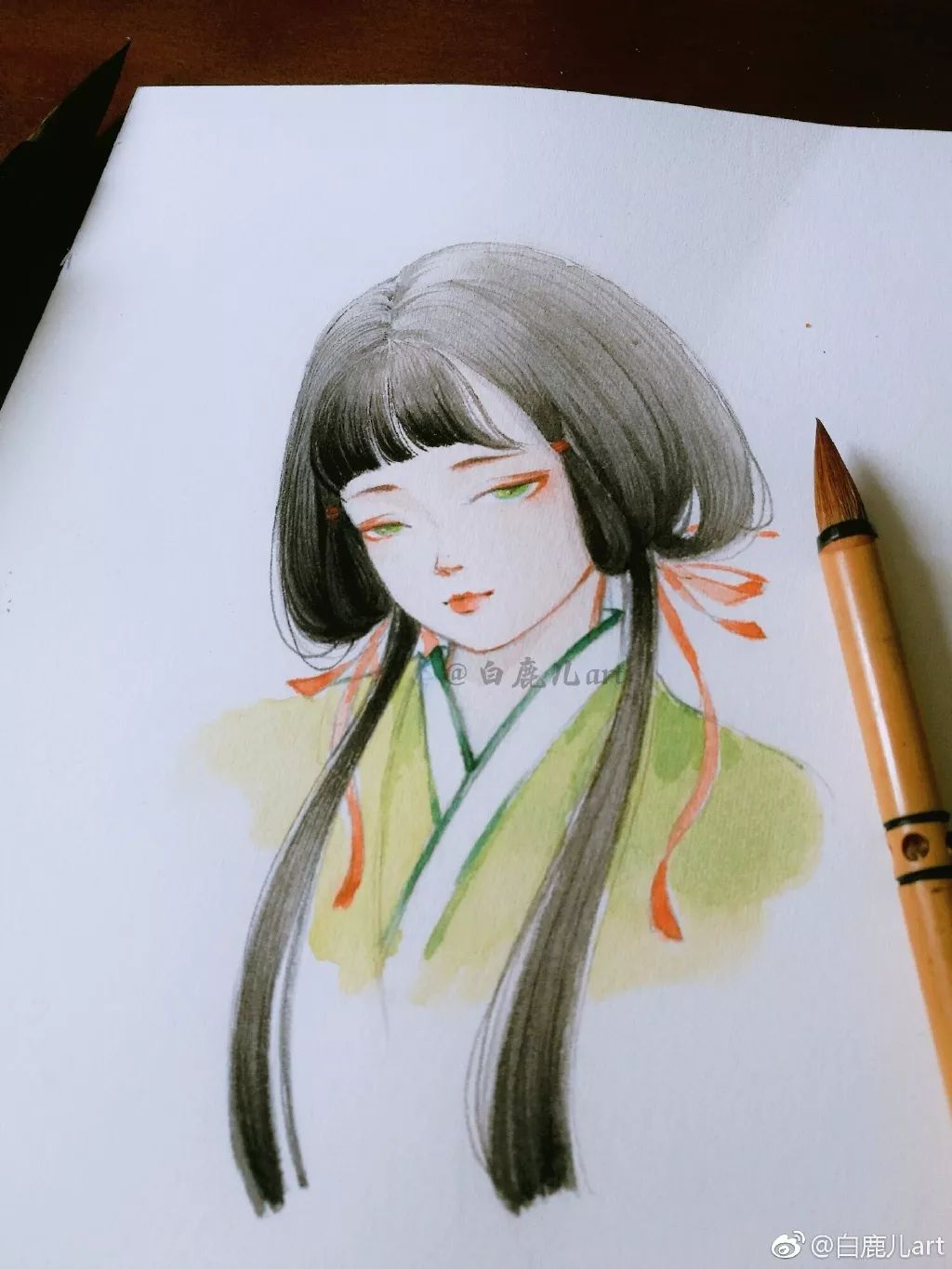 玉手青丝美女图片,一袭白衣清冷出尘的古风美人