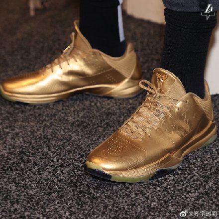 耐克曼巴精神球鞋,耐克科比5哪个配色最值钱