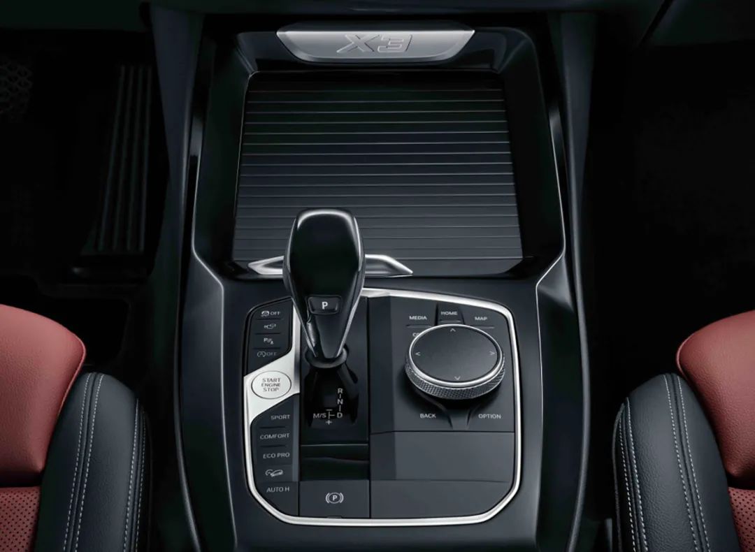 宝马x32021款xdrive28im运动套装30.88,宝马x3买现款还是等2024新款