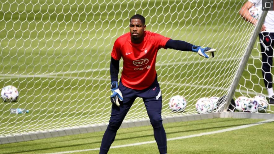 踢球者德甲本轮最佳阵容,足球球员转会最新消息