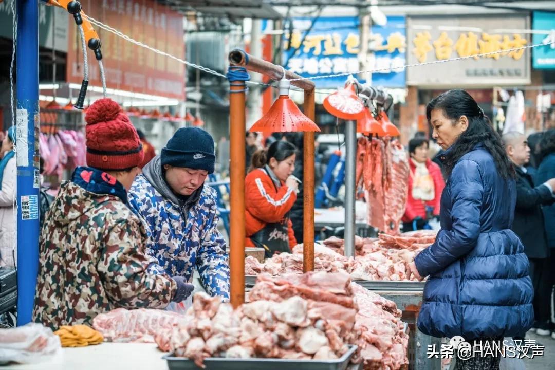 腌腊肉灌腊肠年味是不是就来了,灌香肠腌腊肉武汉冬至年味浓
