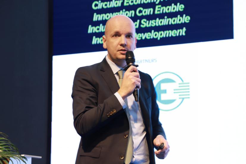 缇よ搐姣曡嚦缇よ嫳鑽熻悆,缇よ搐姣曡嚦澶у挅浜戦泦