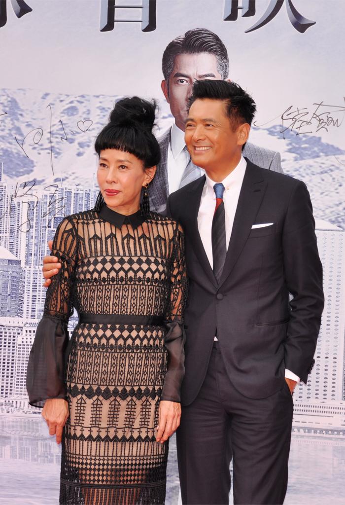 陈荟莲紫色长裙,陈荟莲浓妆走红毯