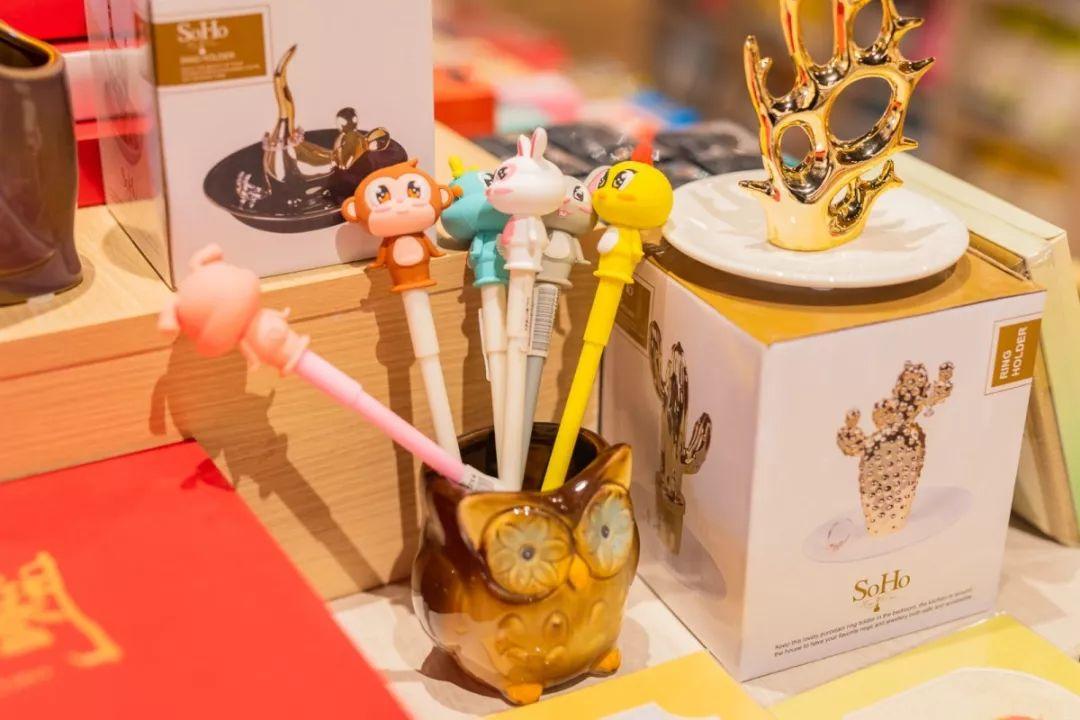 至强扫货攻略!佛山CBD潮玩新地标,女生月购物狂欢!