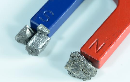 磁铁吸铁石什么原理,吸铁石如何磁化