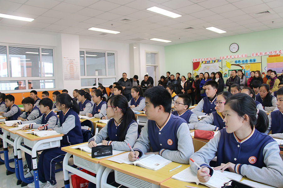 家长写给初三孩子的一封共情信,家长写给高二同学们的一封信