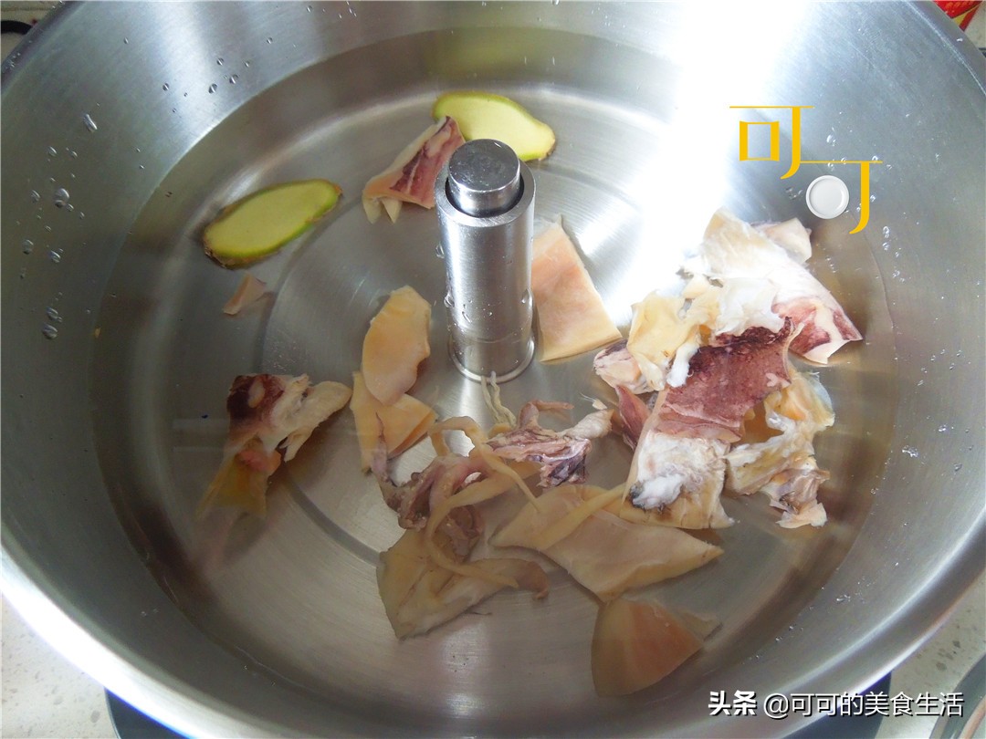 墨鱼干菌菇炖鸡,墨鱼干煲汤搭配什么菌菇