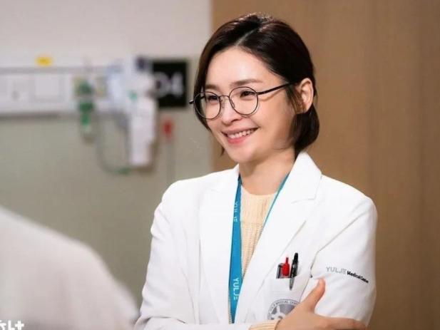 北大90后医学博士,北大女博士高颜值被误认为新生