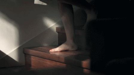 爽炸了!干丑裂的脚皮,一张完整撕掉,敢跟婴儿比姣嫩!