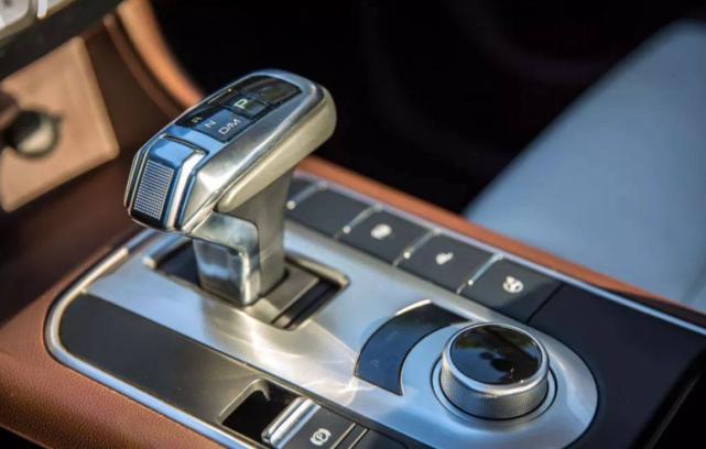 开挂一般的长城皮卡，凭啥将合资车按在地上摩擦？