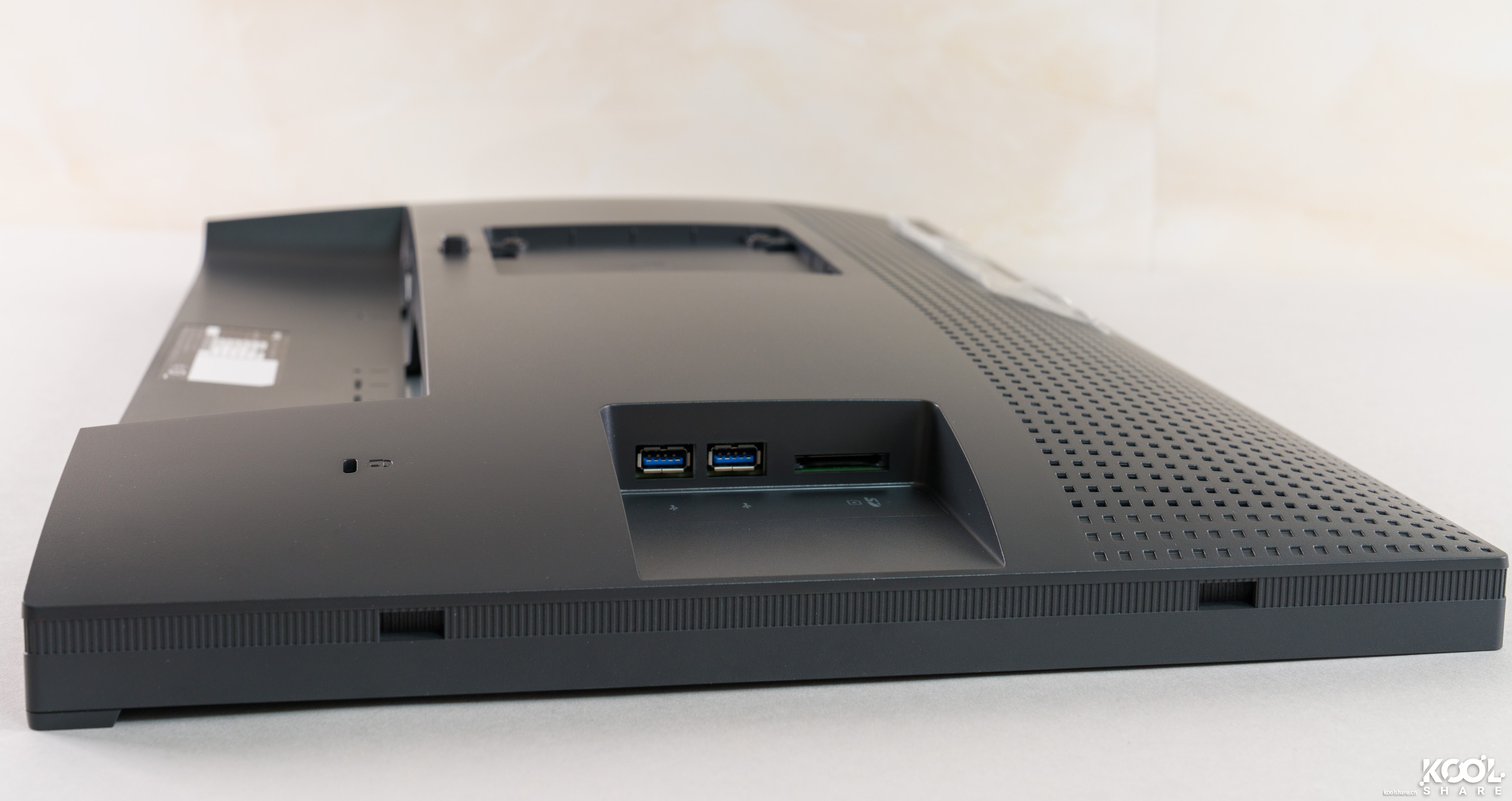 明基benqsw270c显示器,明基sw270c对比imac5k显示器