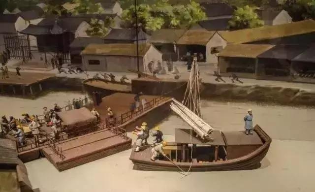 李卫被官差处理,混混冒充钦差救人视频