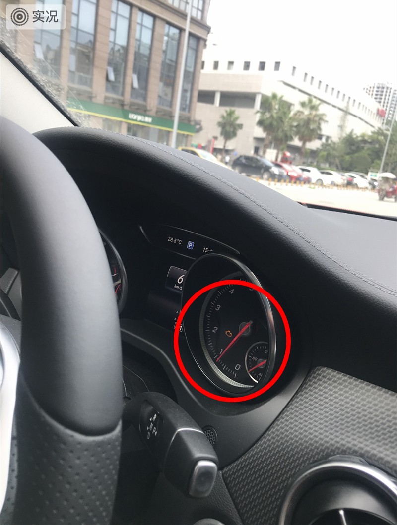 女子买奔驰后发现故障车,郑州女子买奔驰提车三天就出问题