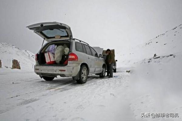 车坏在路上先别叫救援，老司机教你一招，不花钱拖车！
