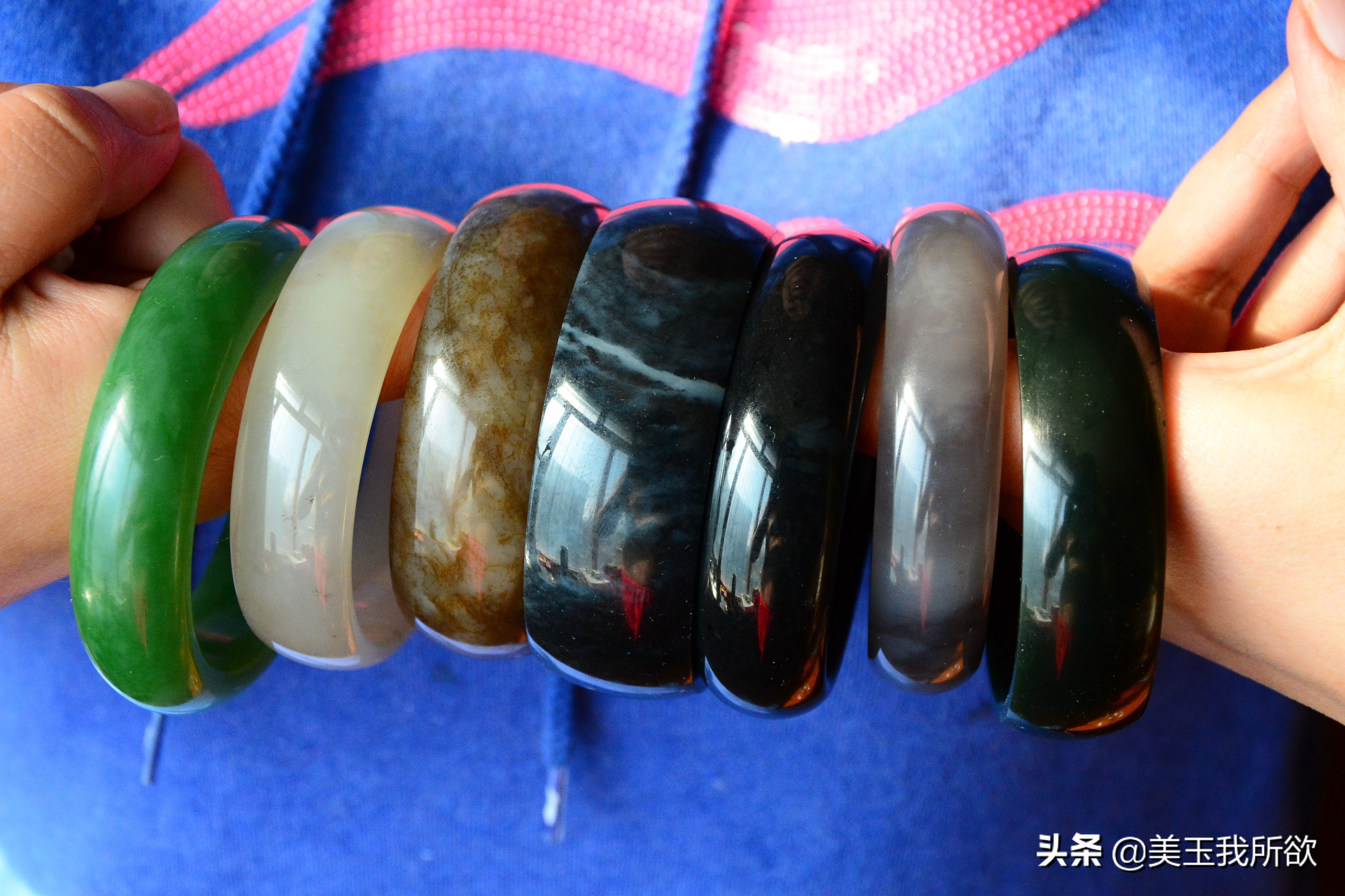 和田玉碧玉多色的手镯图片,和田玉手镯青玉图片