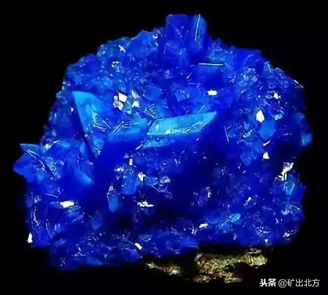 看到哪些标志要远离呢,看到这几种东西千万不要捡