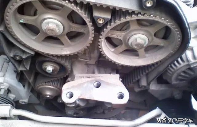 ea2111.6自吸正时皮带更换视频,发动机正时皮带的更换步骤