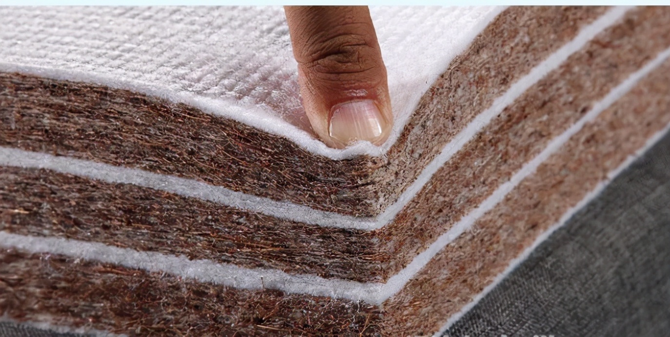 弹簧床垫和椰棕床垫哪种好,椰棕床垫好还是弹簧床垫好