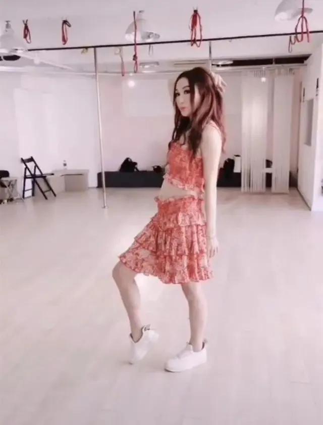 说好的不老女神，怎么生图就崩了？