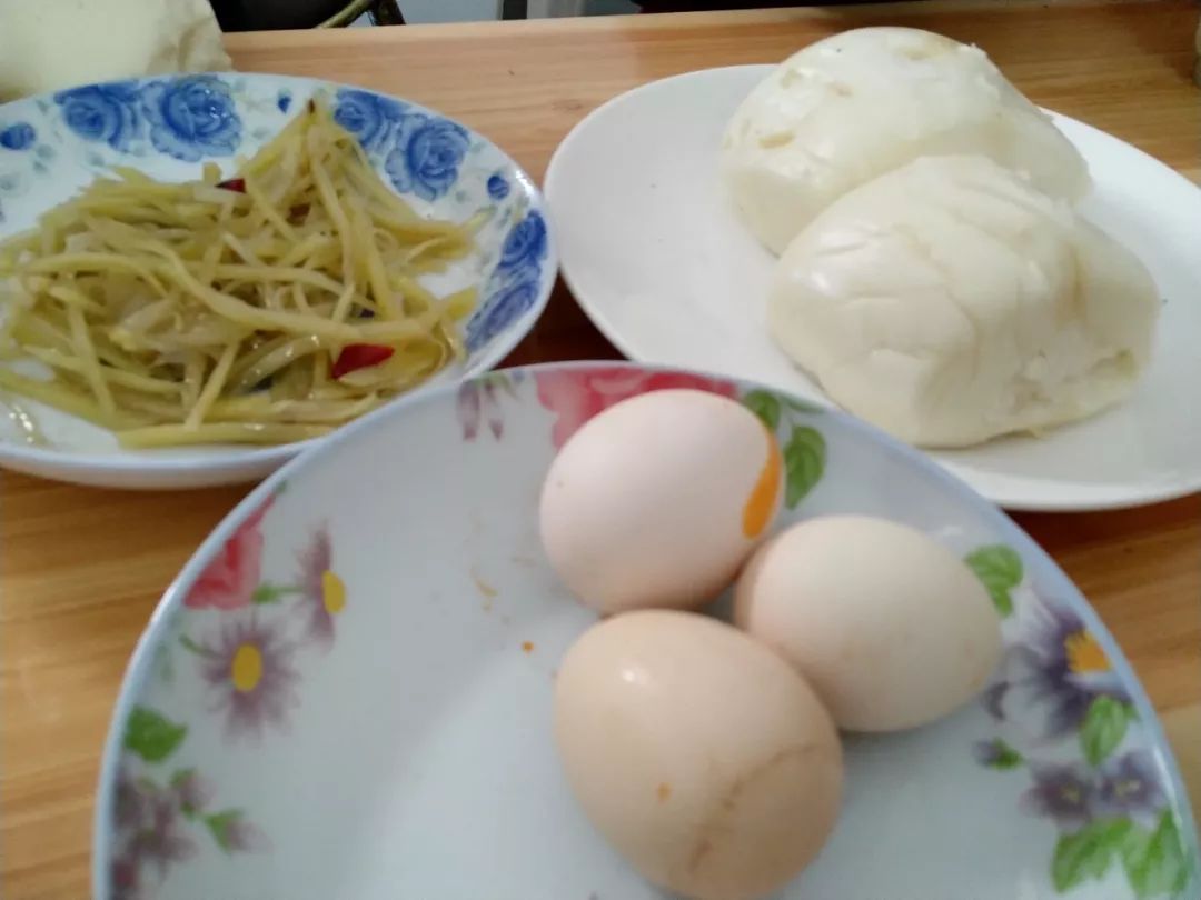 姝︽眽鑻变鸡灏忓眿,姝︽眽鏈夊効绔ヨ鏂界殑鎴胯溅钀ュ湴