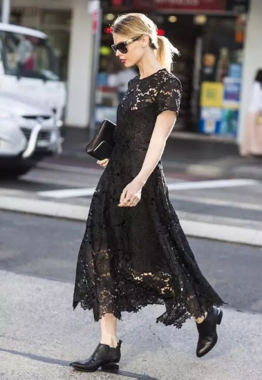 渔网袜加蕾丝裙日常穿搭,白色长蕾丝裙怎么穿好看