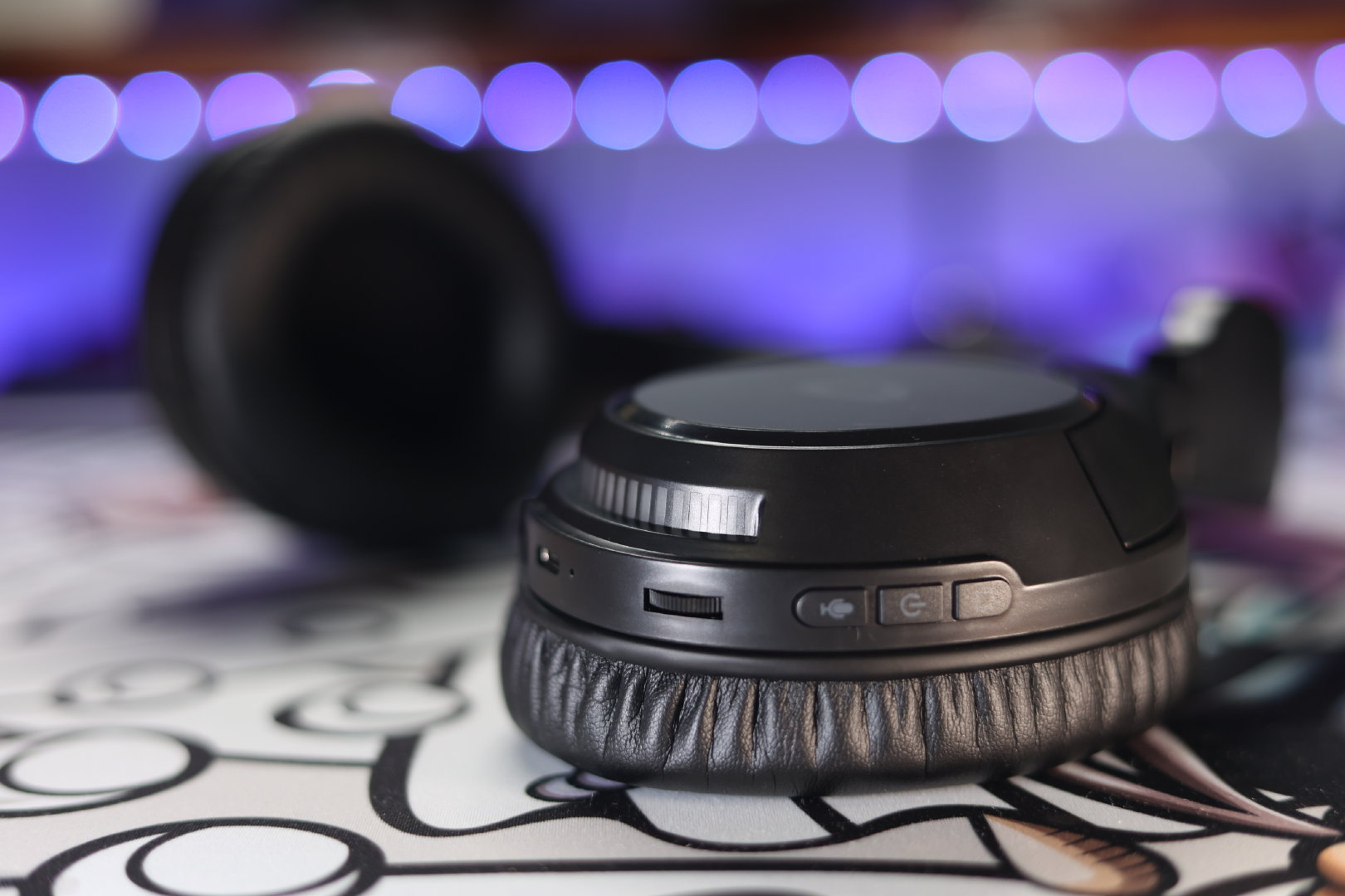 达尔优a710耳机需要驱动吗,达尔优a710耳机红色灯