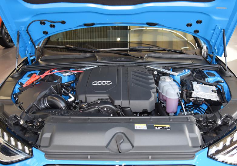 大众cc和奥迪a4怎么选,新款a4奥迪2022