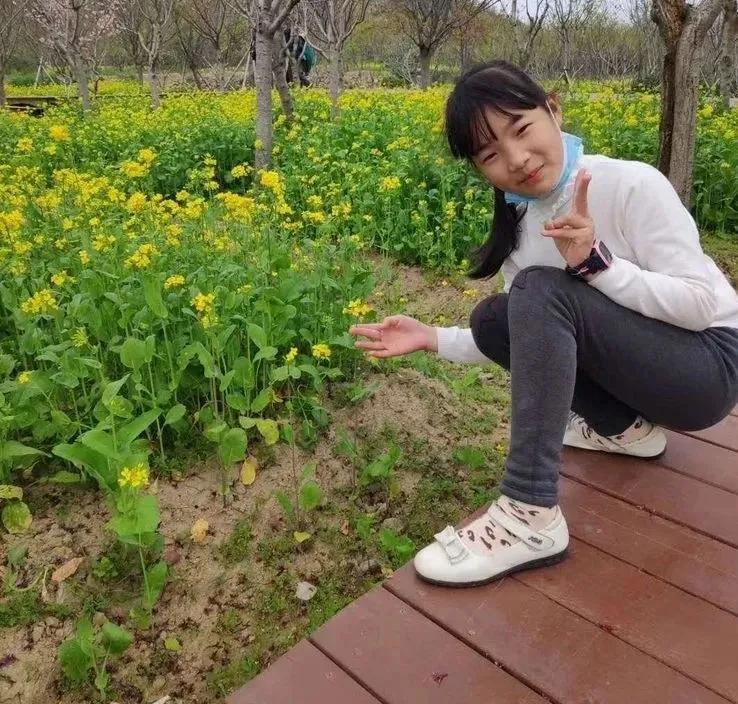 升旗手护旗手上升旗台步骤,升旗和护旗手的简短讲话