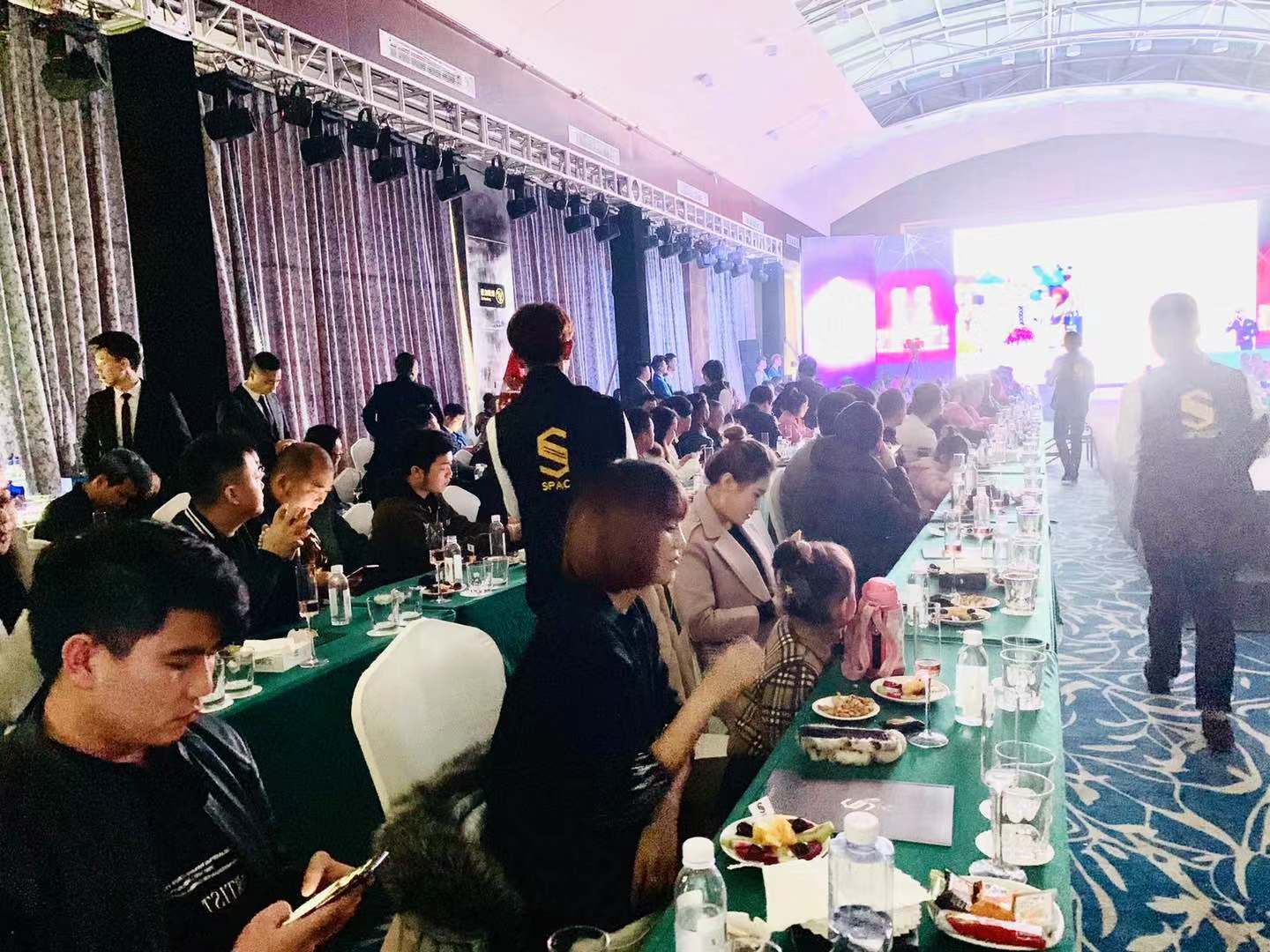 纯正西班牙派对文化空袭南充SPACE将彻底颠覆平凡的夜生活