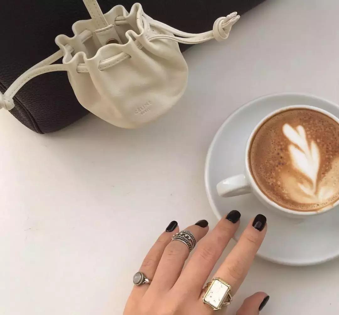 什么牌子的耳环好看又便宜,十大轻奢品牌耳环