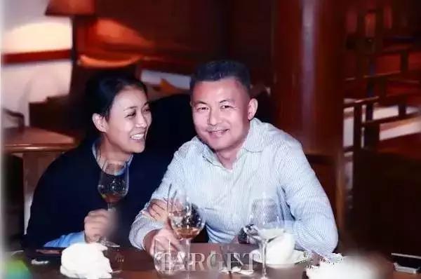 屹立三十年不倒的那英就是一东北大妞哪来的什么舞台风格