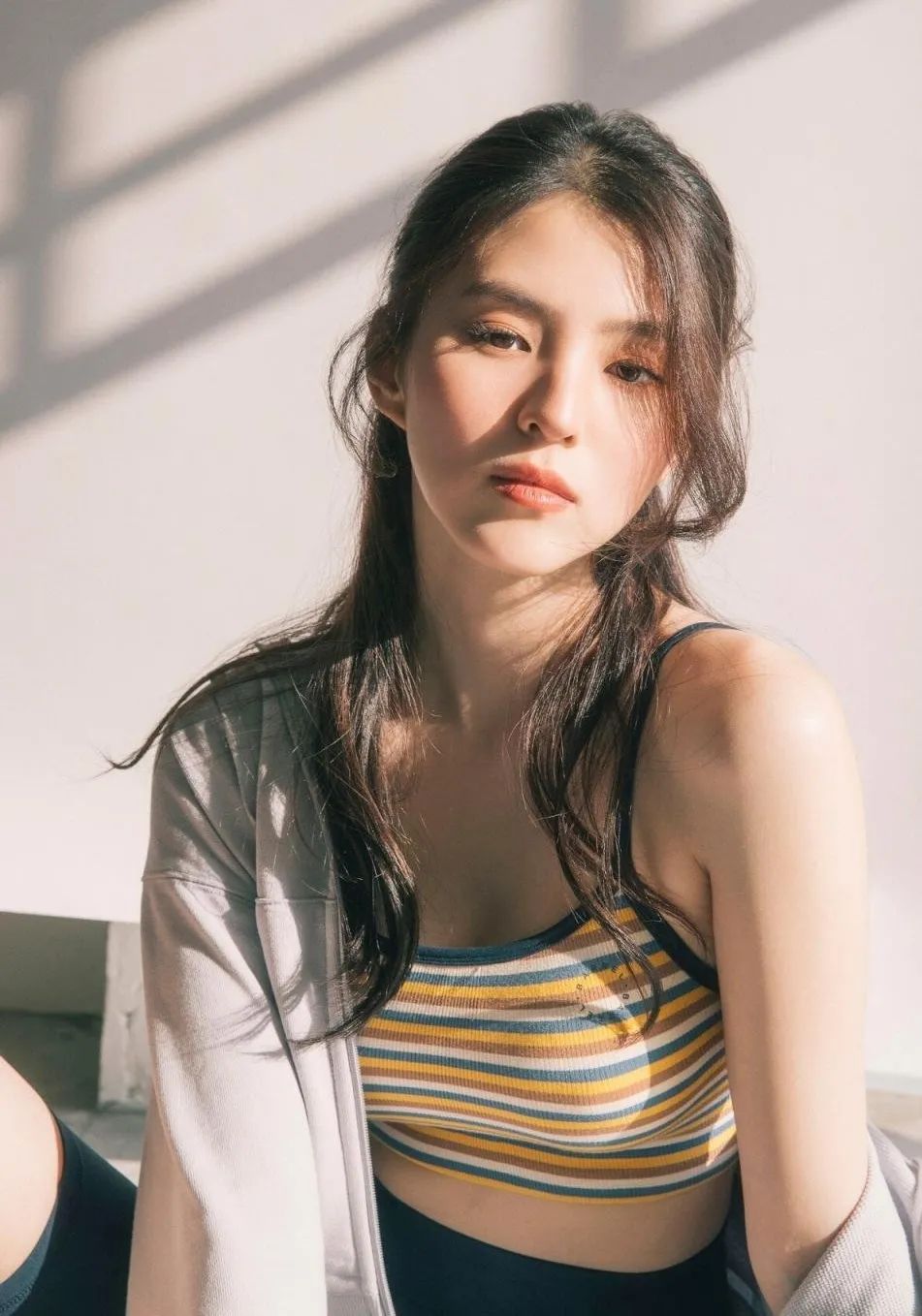 韩素希的穿搭,韩素希中性穿搭