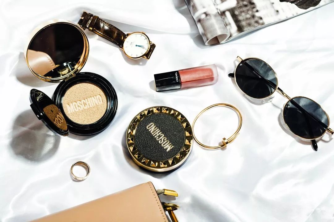 李佳琦推荐超值遮毛孔神器！韩国限量款，明星裸妆轻松打造