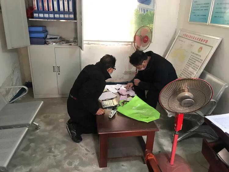 防疫党员冲锋在前当好排头兵,强化党建引领争当防疫先锋队