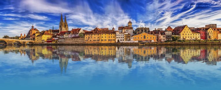 PS教程：“PS学得好，别墅靠大海”合成逼真水中倒影效果