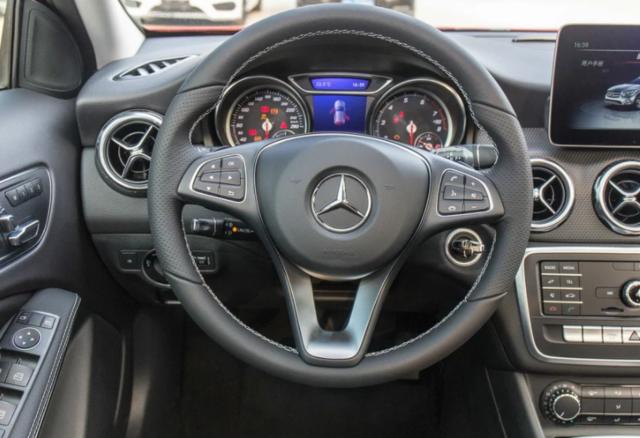 奔驰gla2004matic,奔驰gla200时尚款值得购买吗