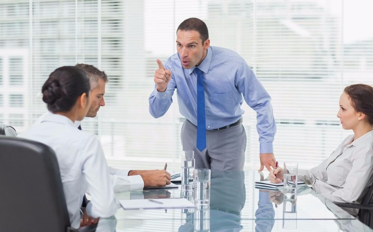 工作中难以与同事相处该怎么办,上班时该怎么和同事相处呢