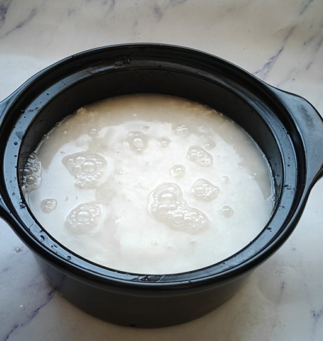 只有腊肠和米饭做煲仔饭,腊肠土豆青菜煲仔饭