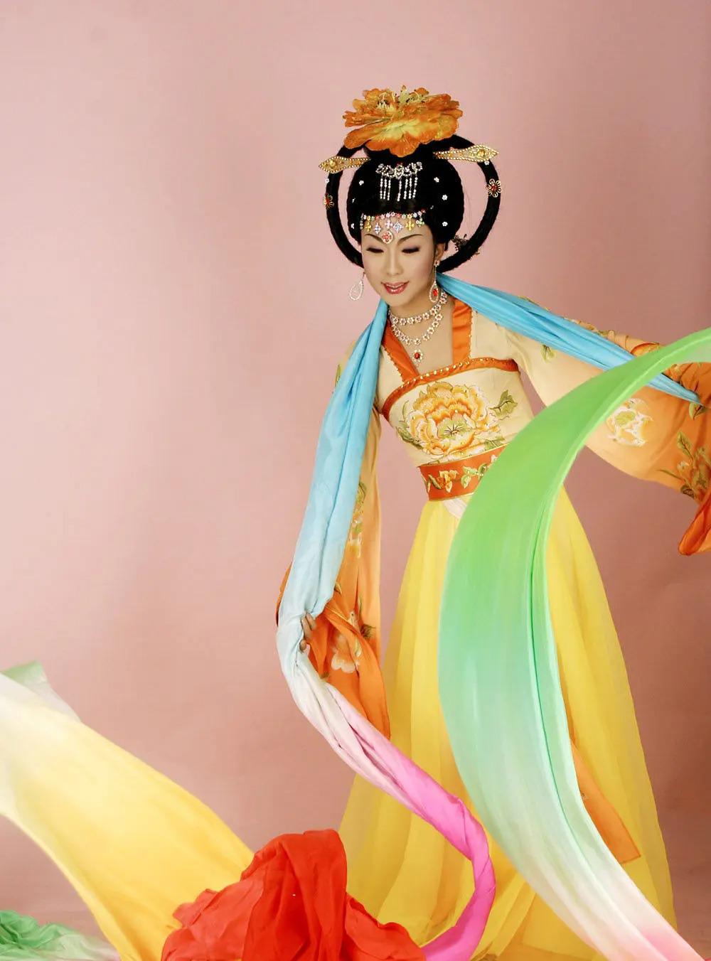 李玉刚跳过河,李玉刚有跳过河吗