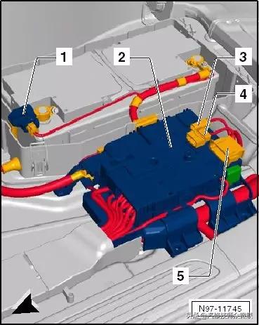 途锐继电器位置图,大众途锐主继电器在哪里