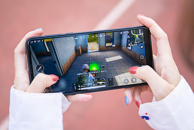 小米mix3试玩视频,小米mix3进入游戏测评