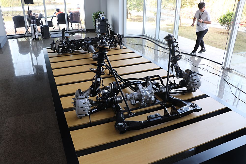 途昂走烂路底盘松散,途昂过烂路车内体验