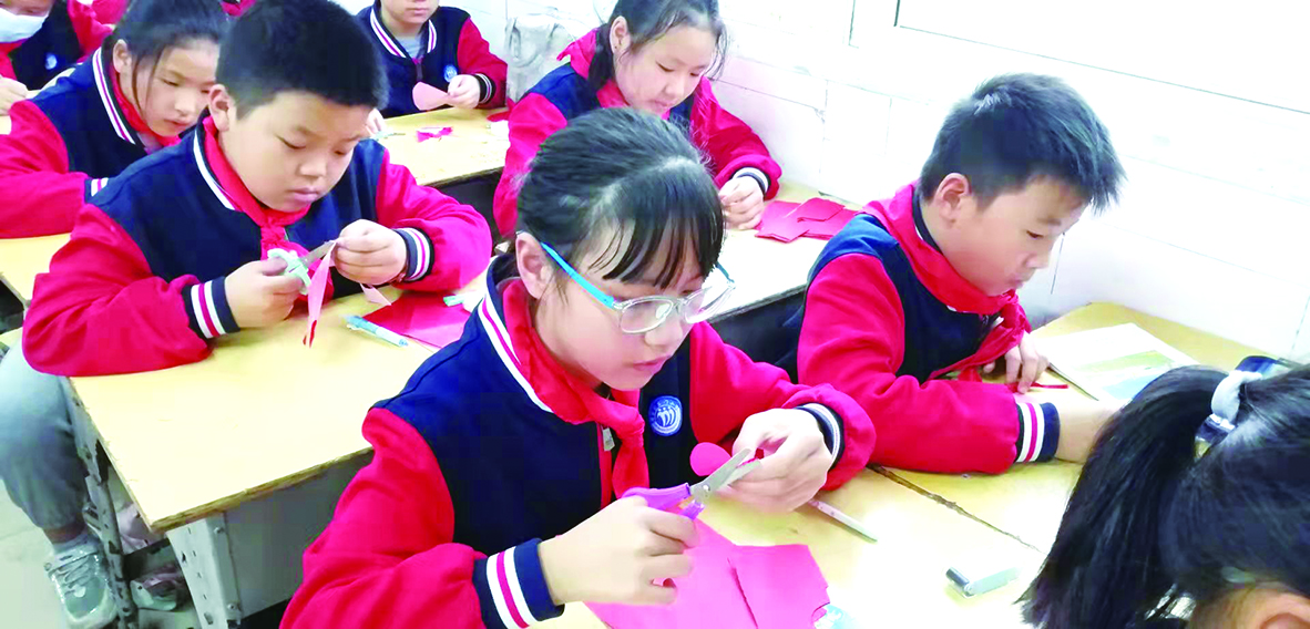 小学双减政策下学校应该怎么做,家校共育促进孩子共同成长小学