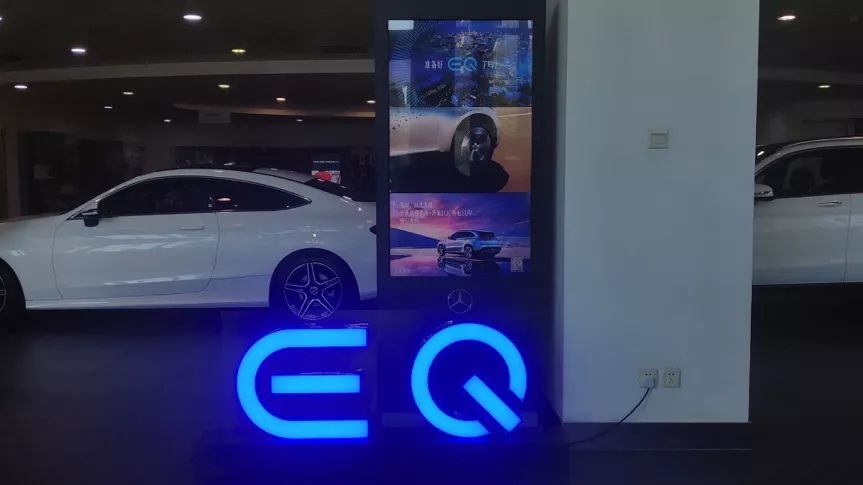 奔驰新车上市大概多久4s店会有货,奔驰4s店是否有现车卖