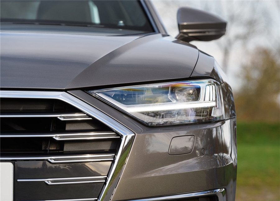 奥迪最好的灯是哪个厂家的,都说奥迪大灯贵到底是不是真的