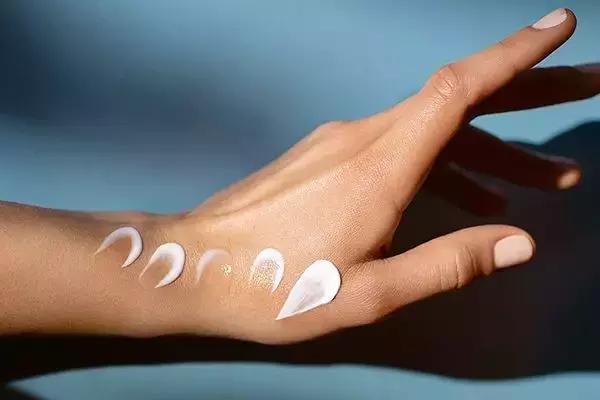 一瓶面霜一万多,一瓶面霜九百多